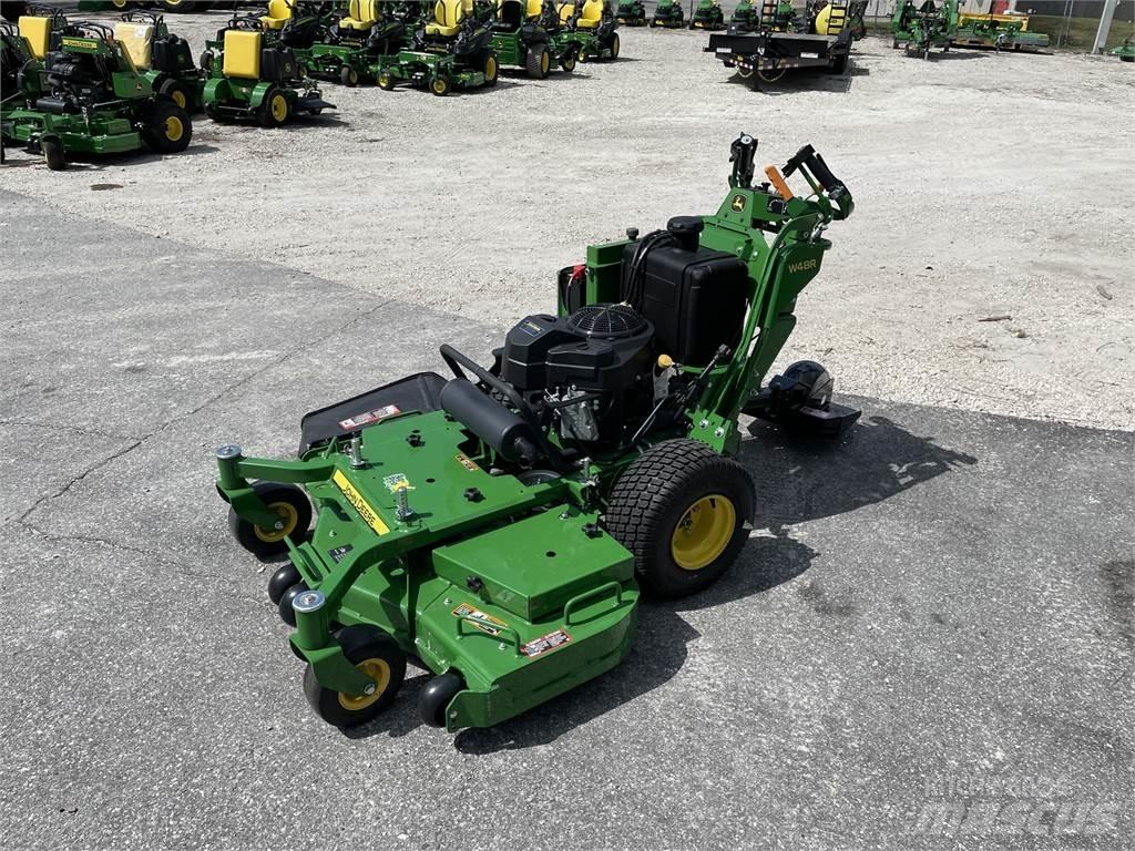 John Deere W48R Arkasından yürünen çim biçme makineleri
