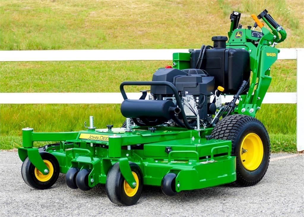 John Deere W48R Arkasından yürünen çim biçme makineleri
