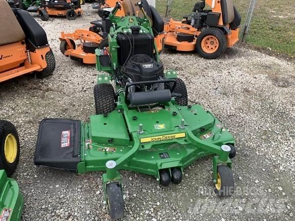John Deere W52R Arkasından yürünen çim biçme makineleri
