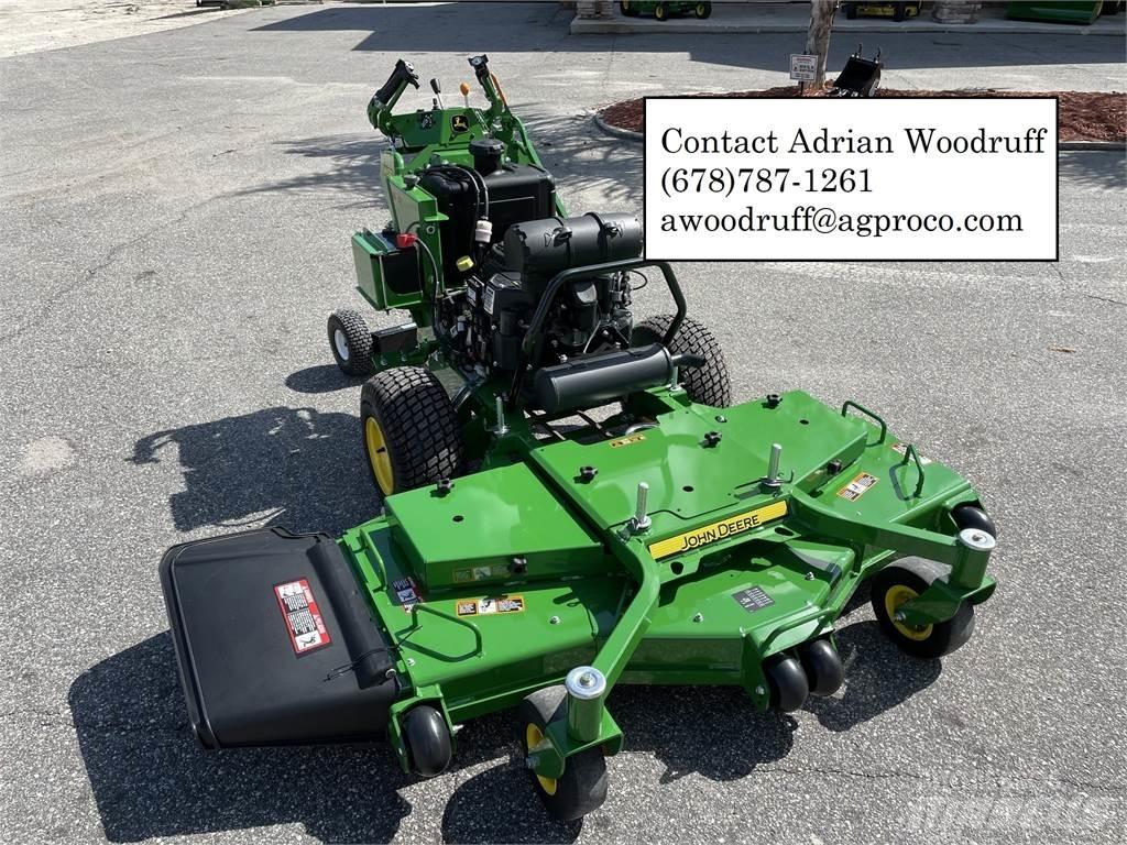 John Deere W61R Arkasından yürünen çim biçme makineleri