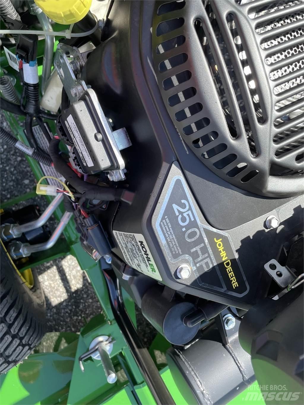John Deere W61R Arkasından yürünen çim biçme makineleri