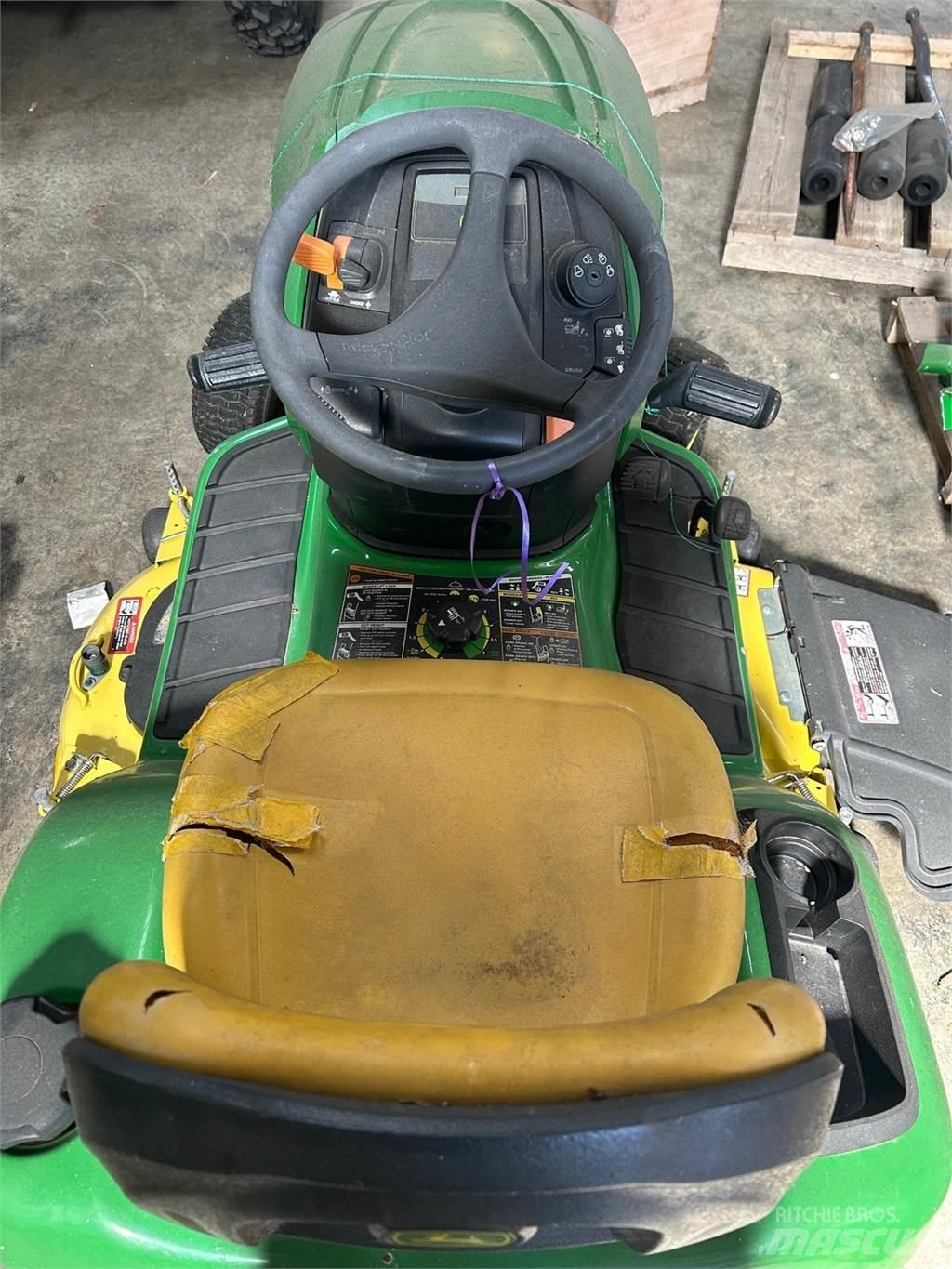 John Deere X300 Mobil çim biçme makineleri