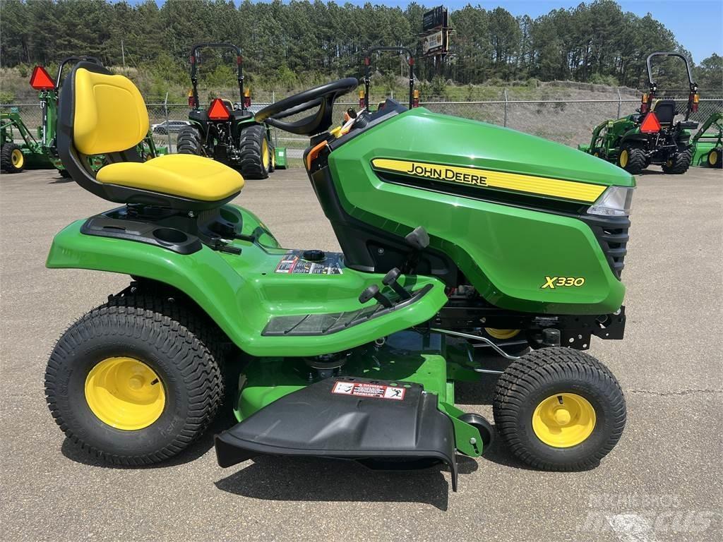 John Deere X330 Traktörler