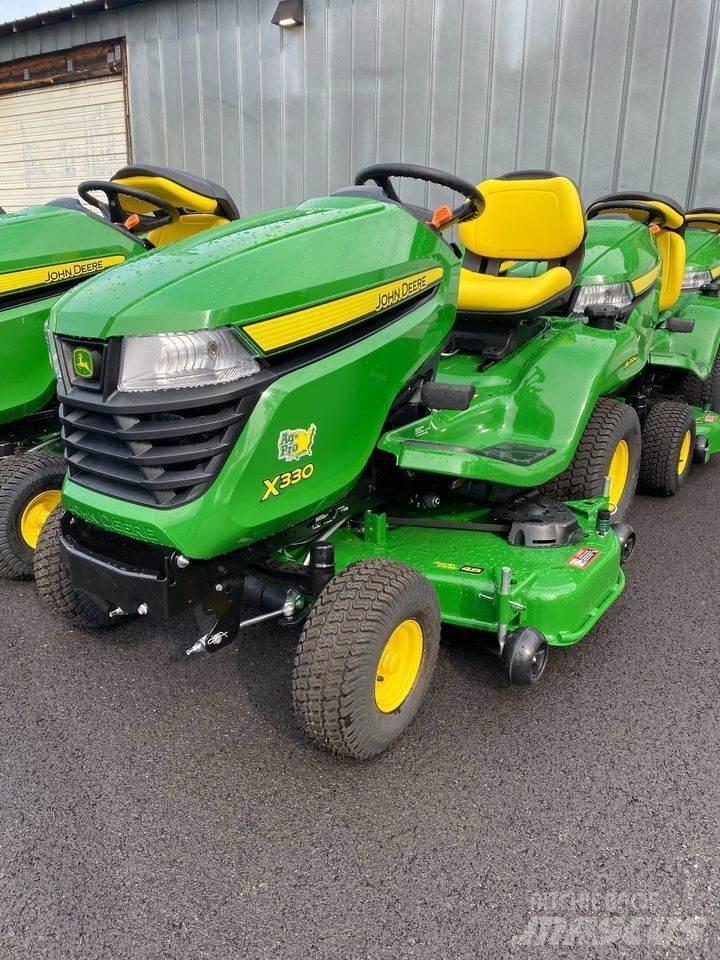 John Deere X330 Traktörler