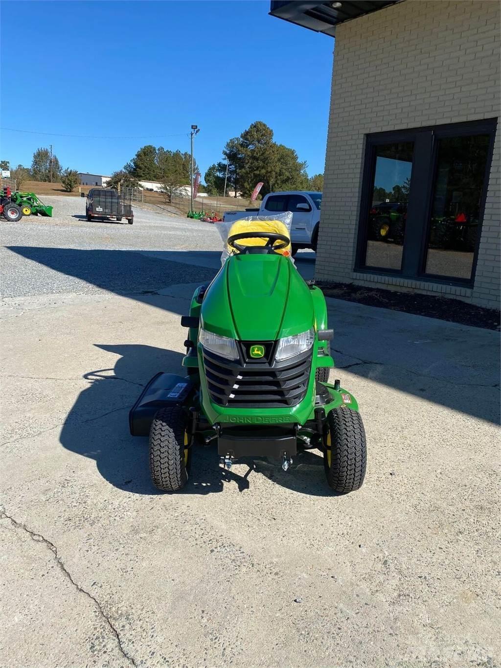 John Deere X330 Traktörler