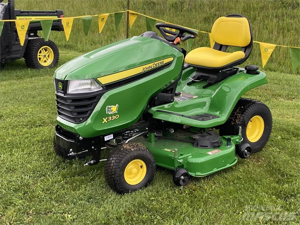 John Deere X330 Traktörler