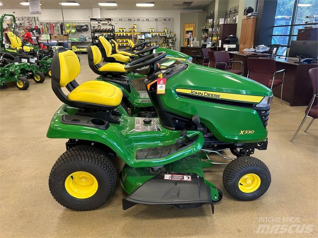 John Deere X330 Traktörler