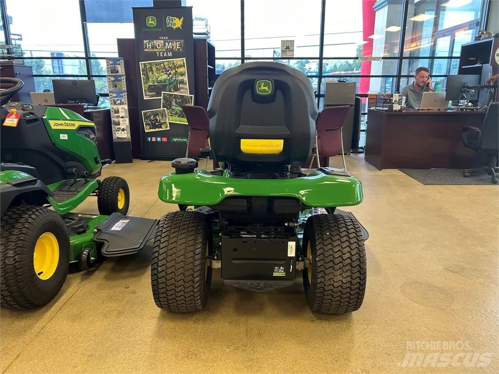 John Deere X330 Traktörler