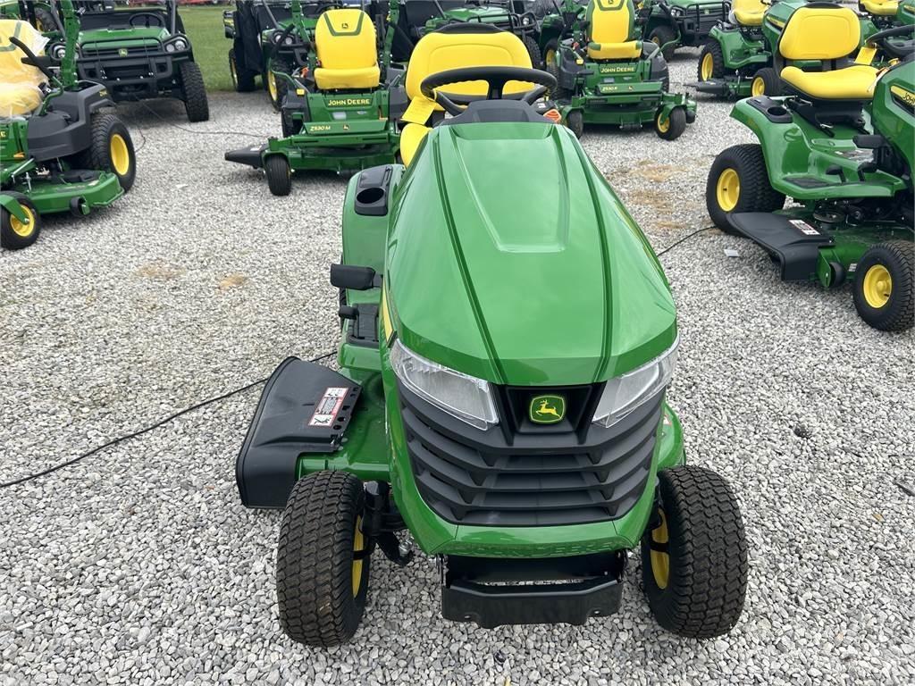 John Deere X330 Traktörler
