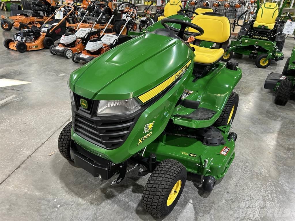 John Deere X330 Traktörler