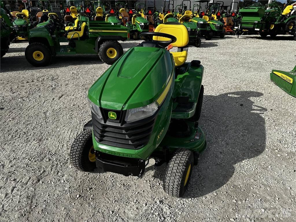 John Deere X330 Traktörler