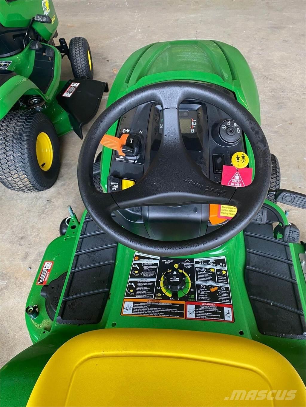 John Deere X330 Traktörler