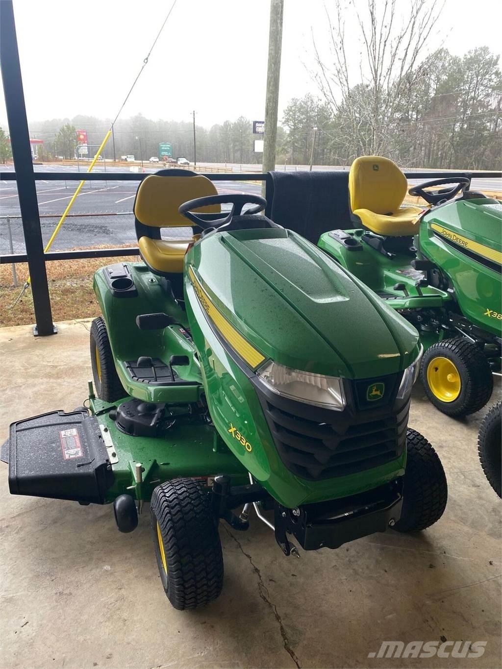 John Deere X330 Traktörler