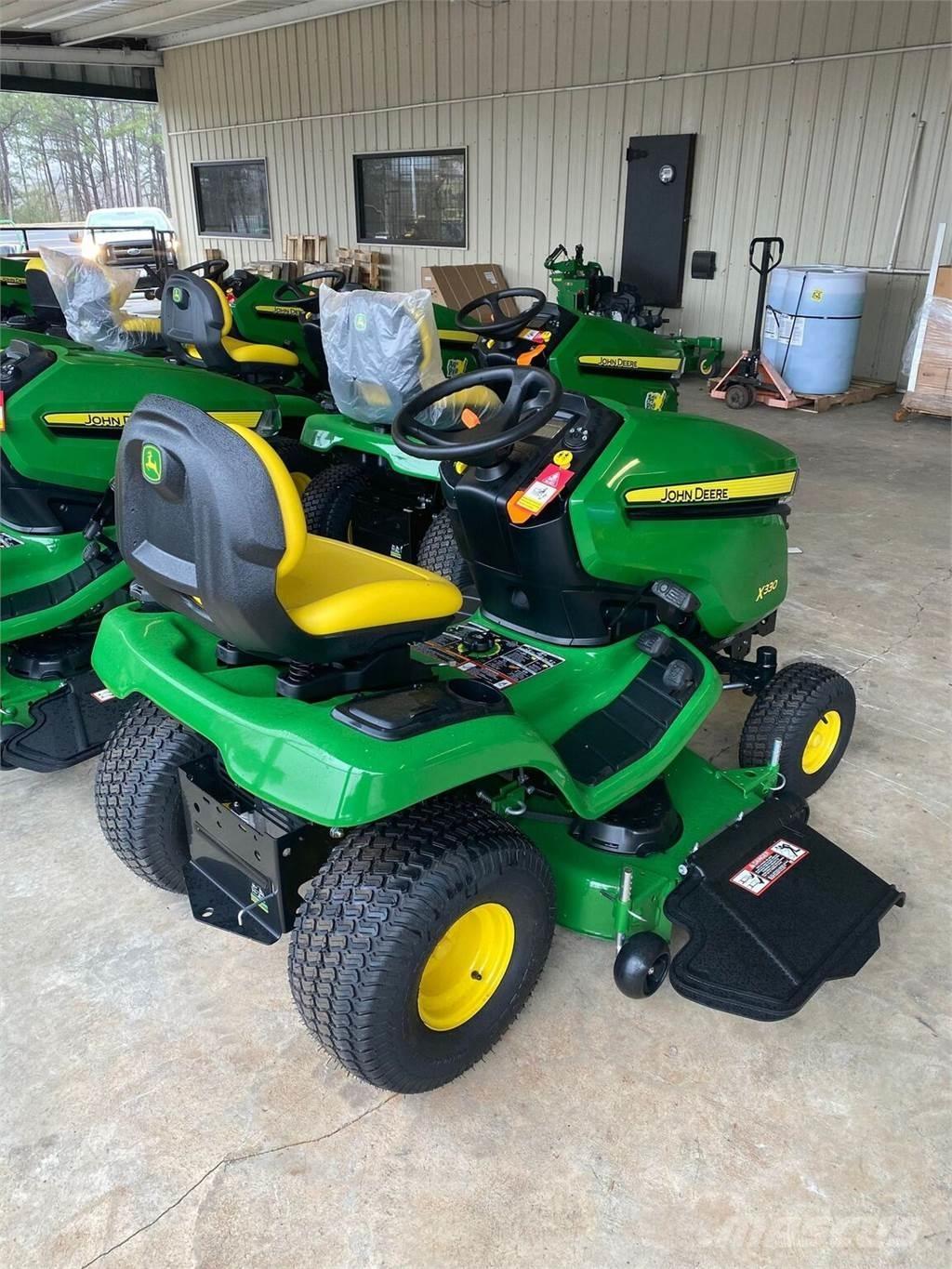 John Deere X330 Traktörler