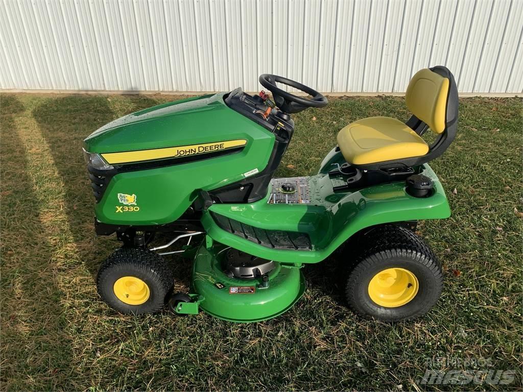 John Deere X330 Traktörler