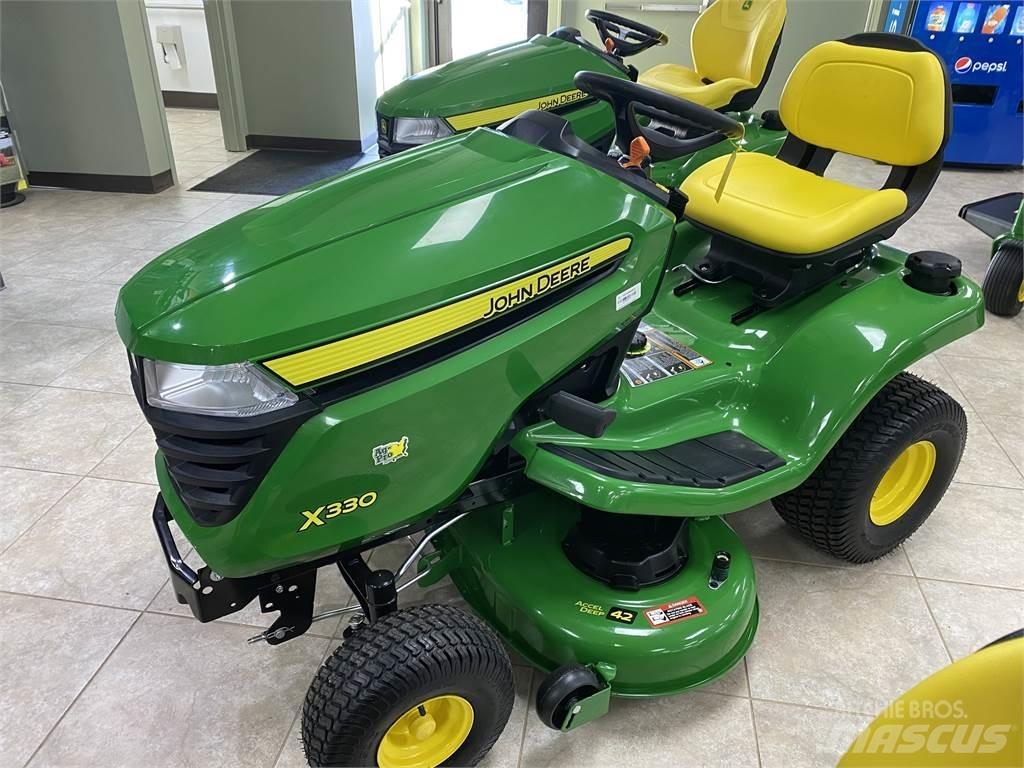 John Deere X330 Traktörler