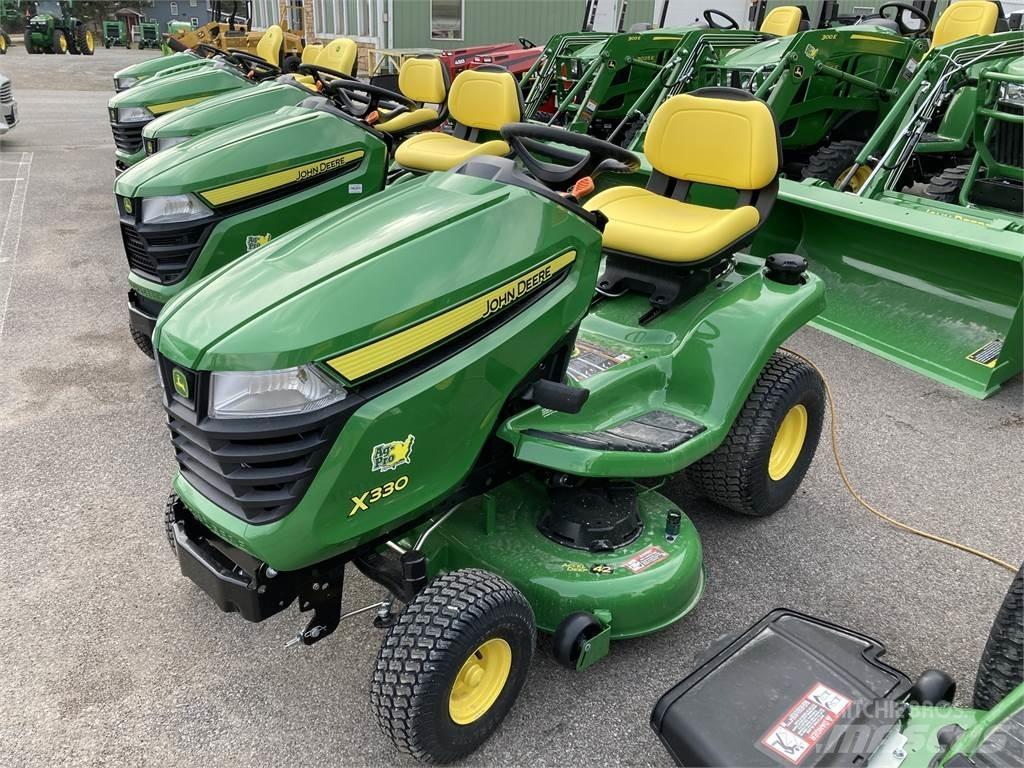 John Deere X330 Traktörler