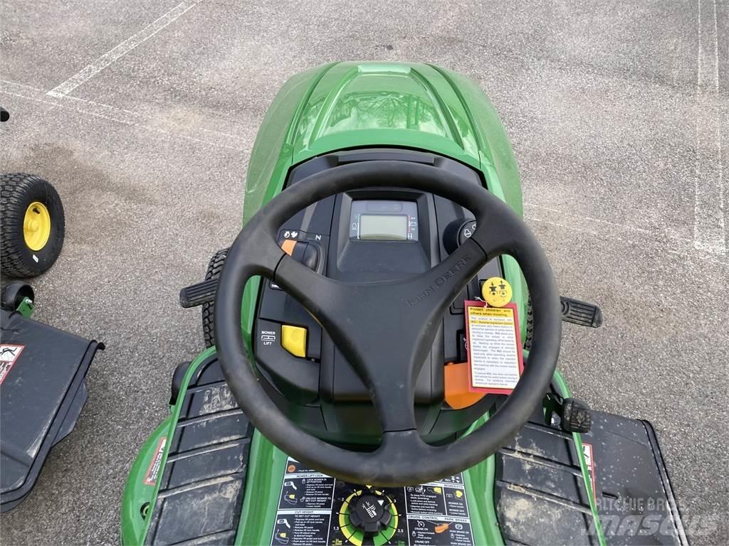 John Deere X330 Traktörler