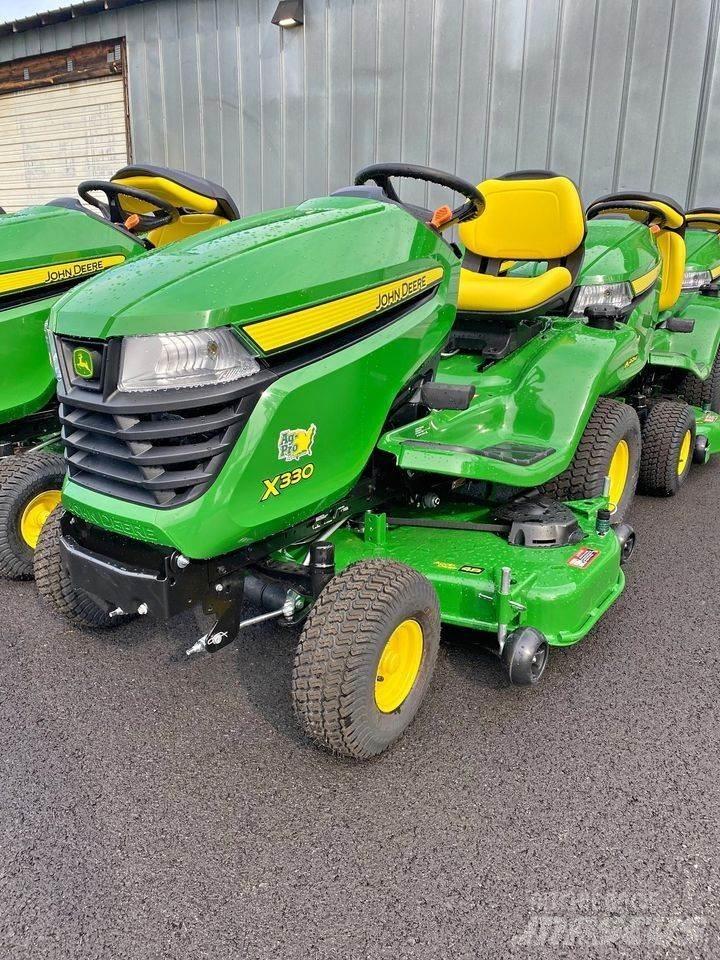 John Deere X330 Traktörler