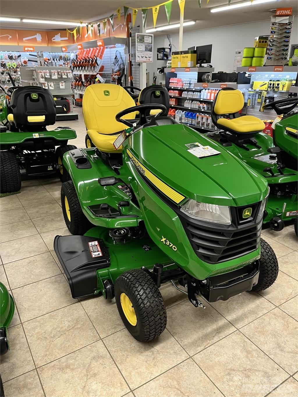 John Deere X370 Traktörler