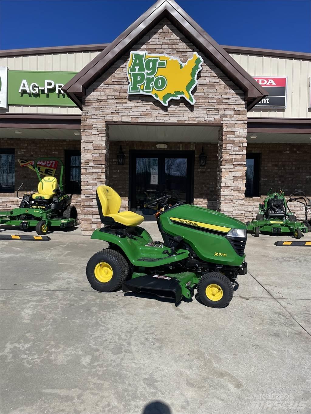 John Deere X370 Traktörler