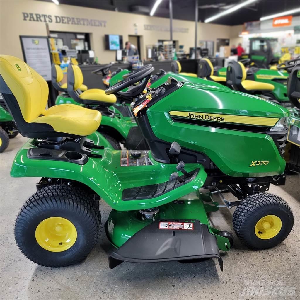 John Deere X370 Traktörler