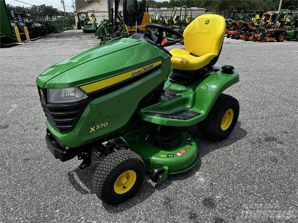 John Deere X370 Traktörler