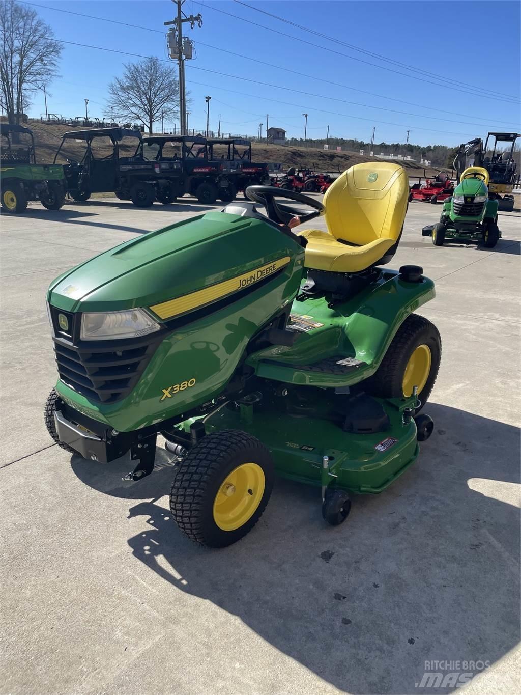 John Deere X380 Traktörler