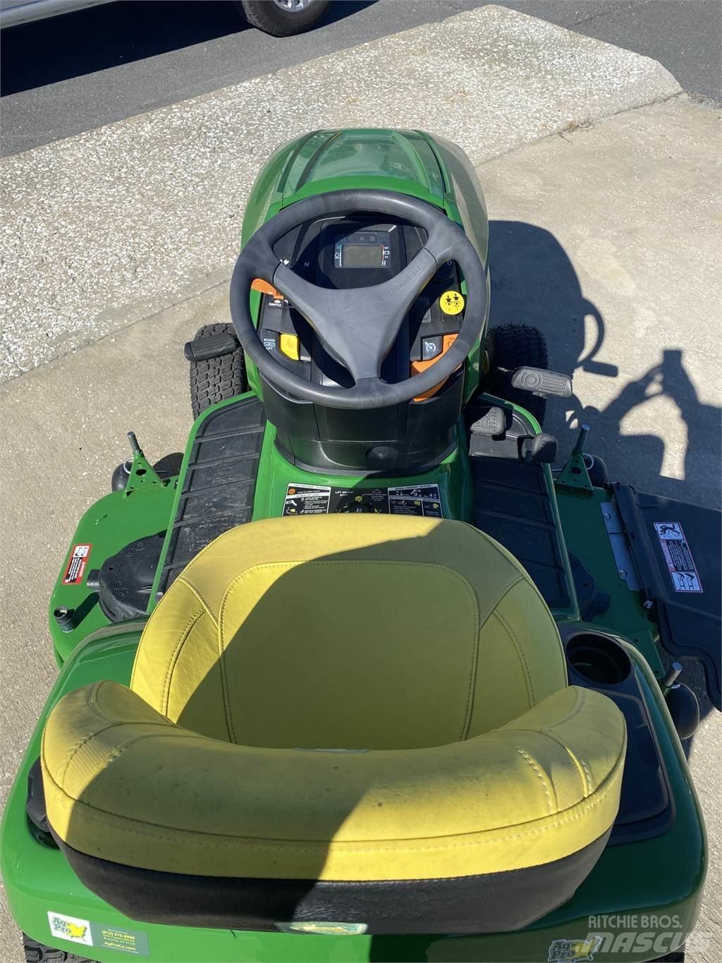 John Deere X380 Traktörler