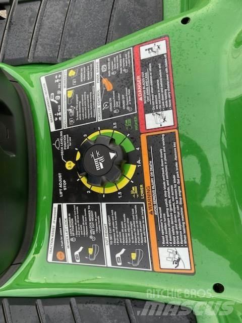 John Deere X380 Traktörler