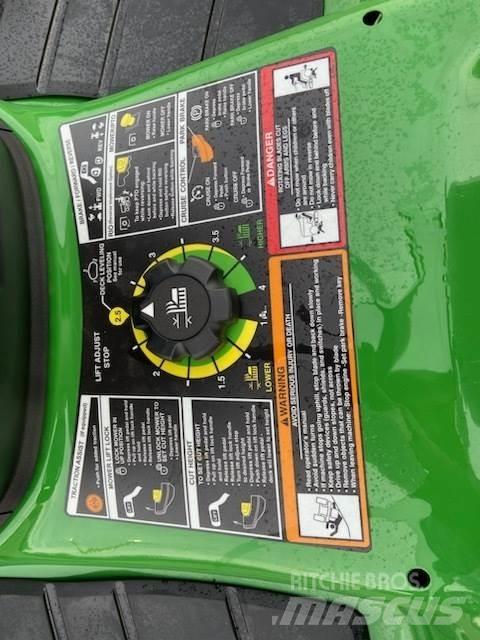 John Deere X380 Traktörler