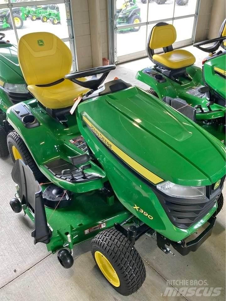 John Deere X390 Traktörler