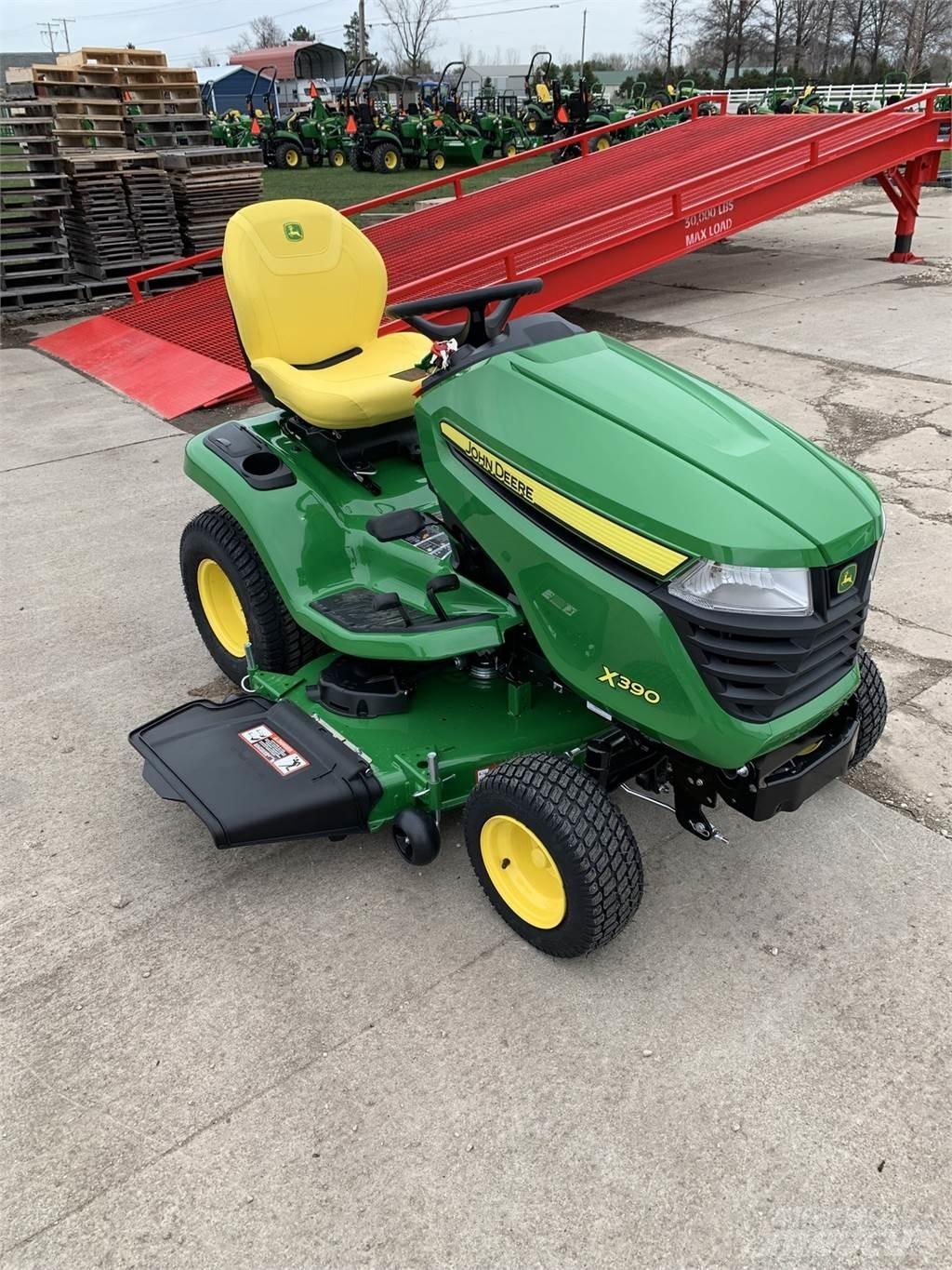 John Deere X390 Traktörler