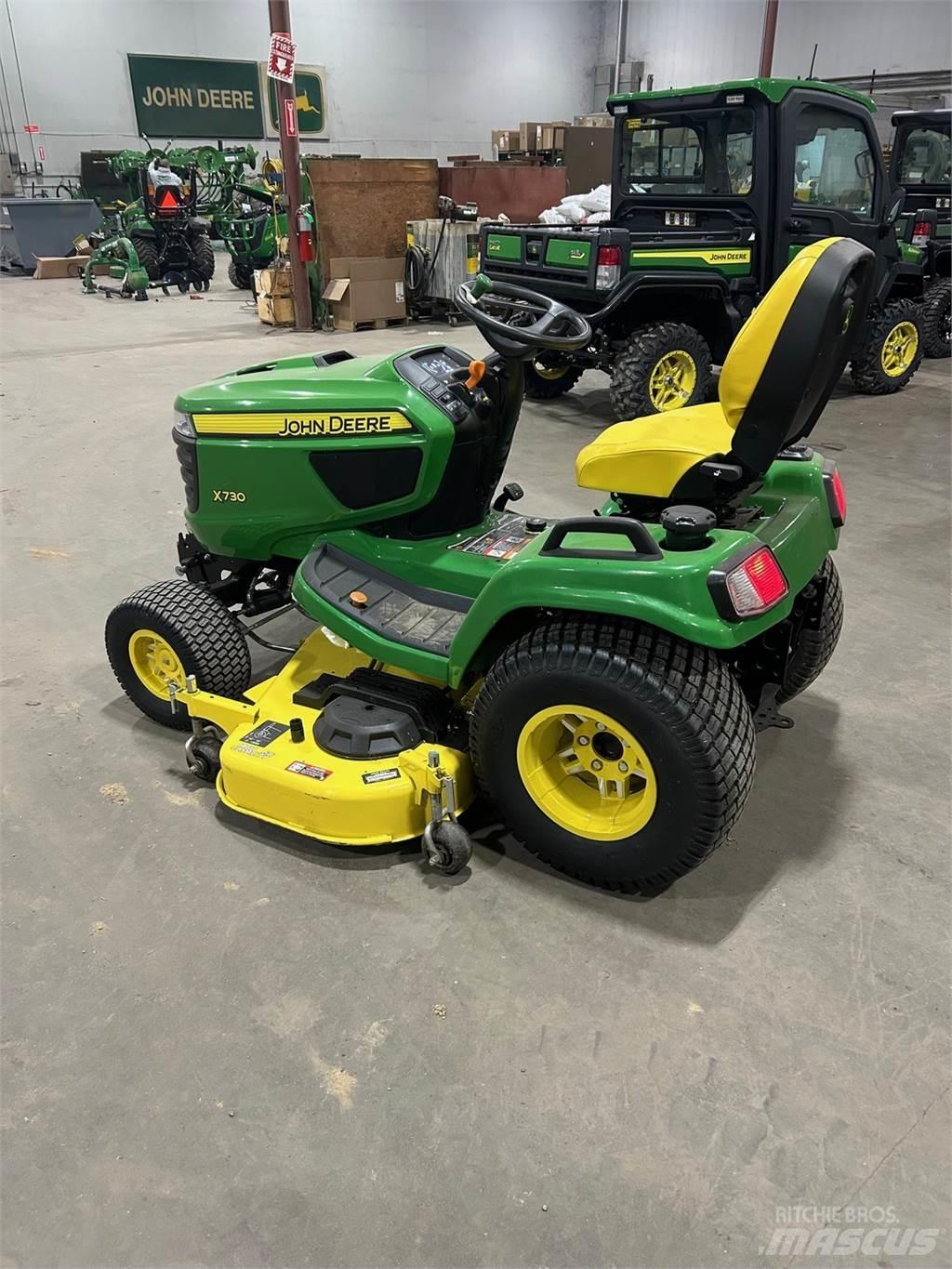 John Deere X730 Traktörler