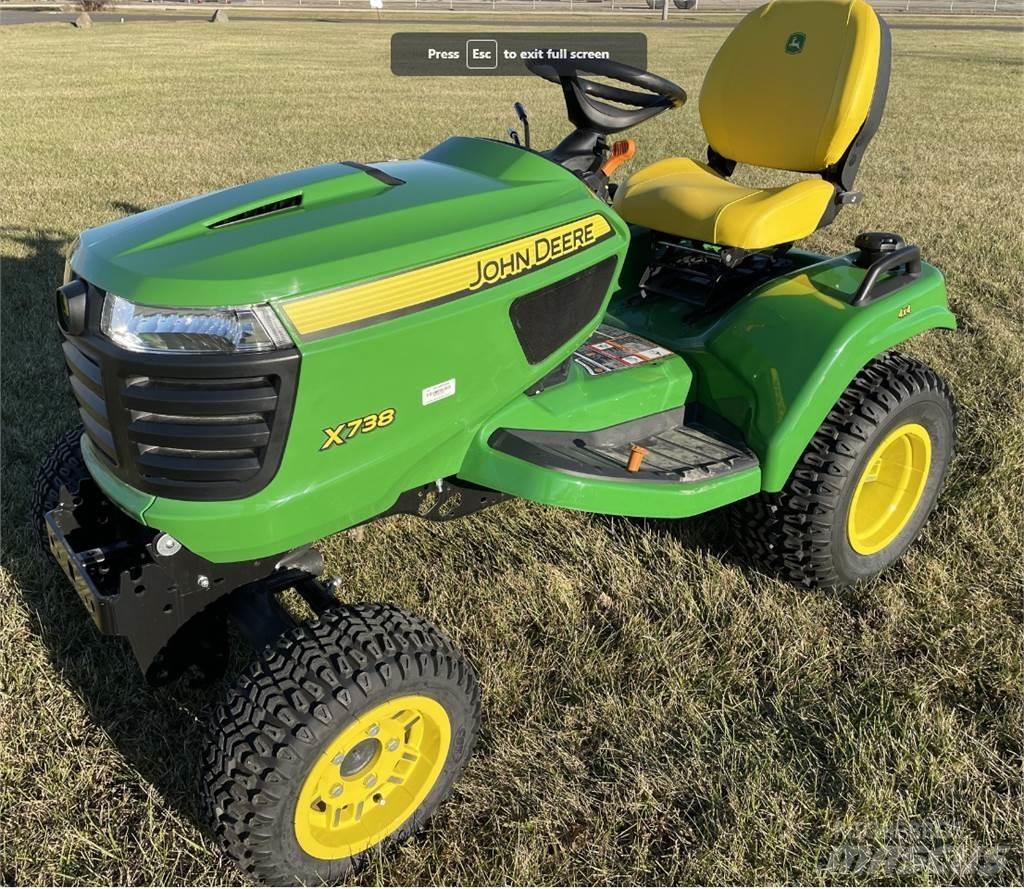 John Deere X738 Traktörler