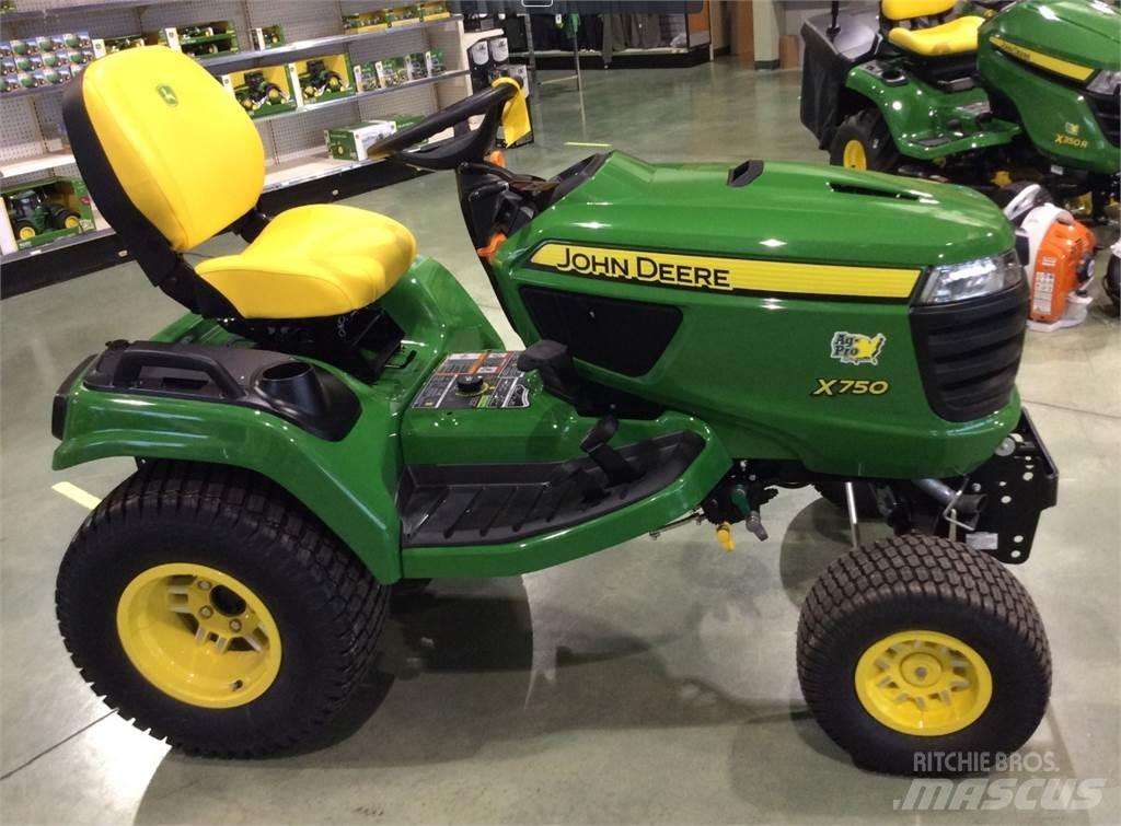 John Deere X750 Traktörler