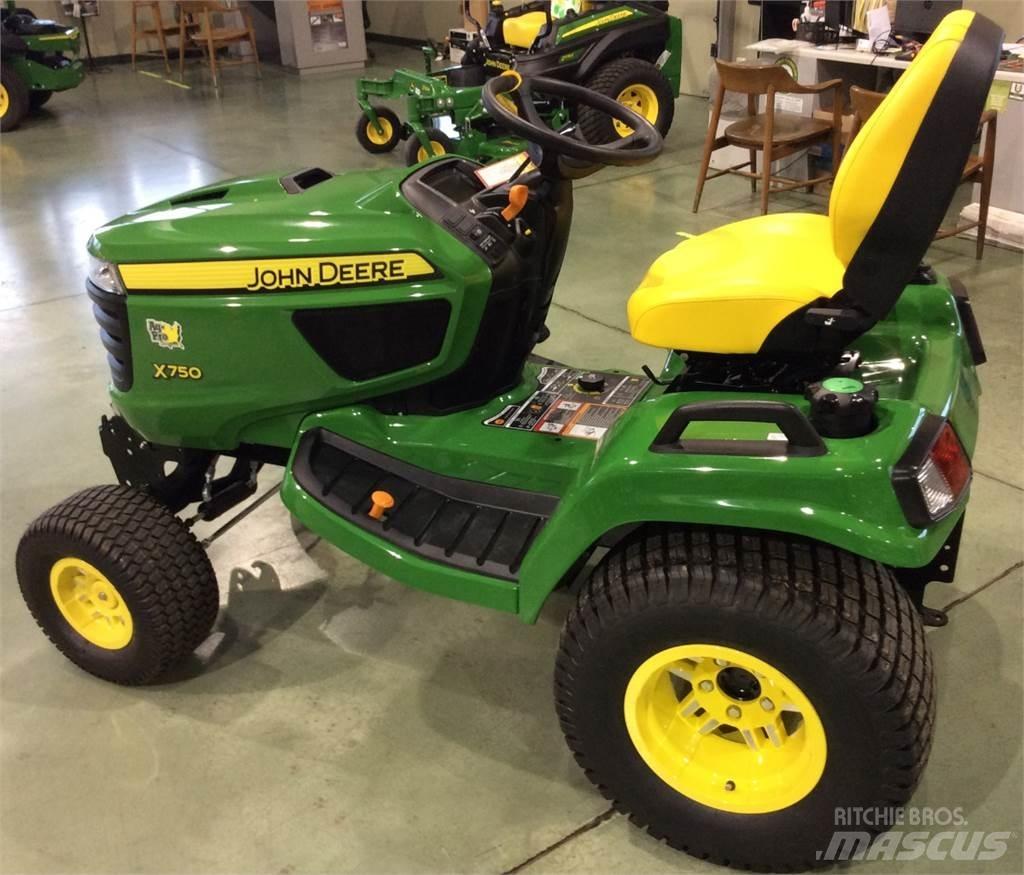 John Deere X750 Traktörler