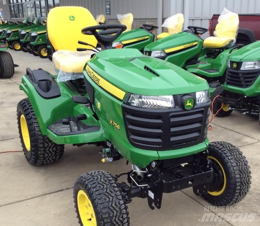 John Deere X758 Traktörler