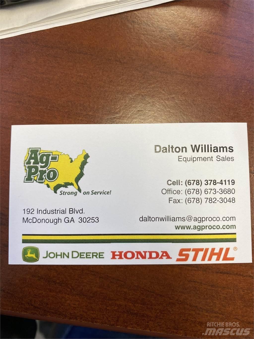 John Deere Z320R Sıfır dönüşlü çim biçme makineleri