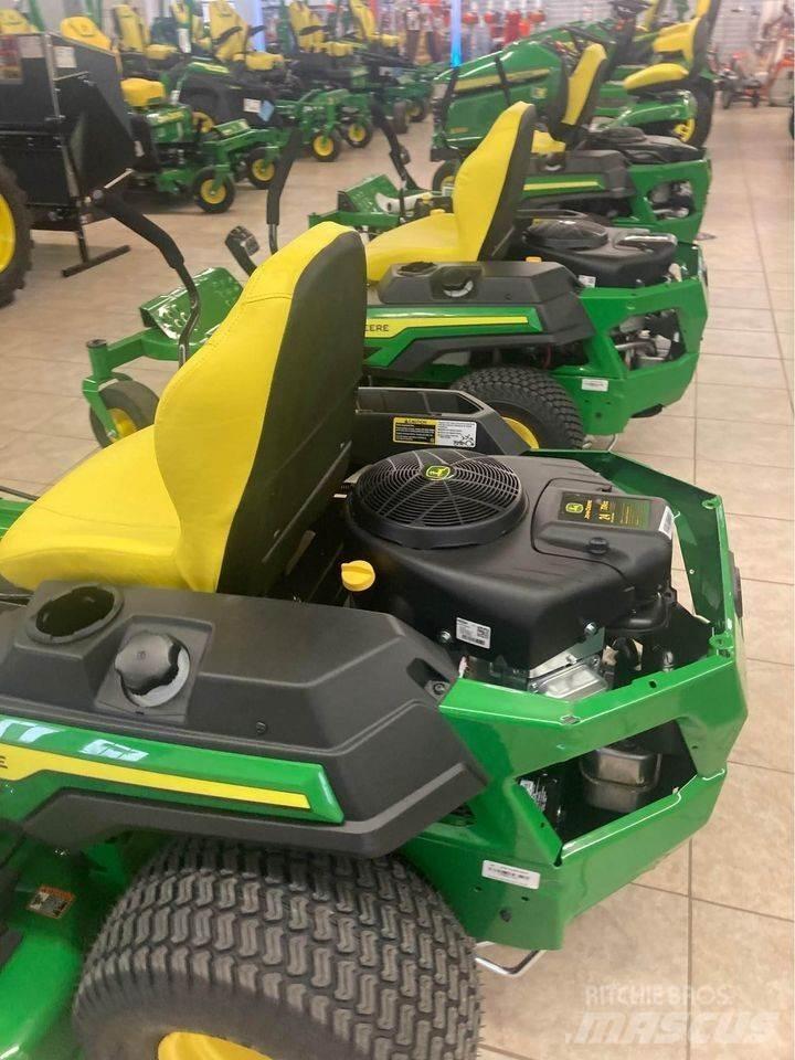 John Deere Z325E Sıfır dönüşlü çim biçme makineleri