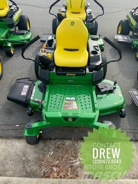 John Deere Z325E Sıfır dönüşlü çim biçme makineleri