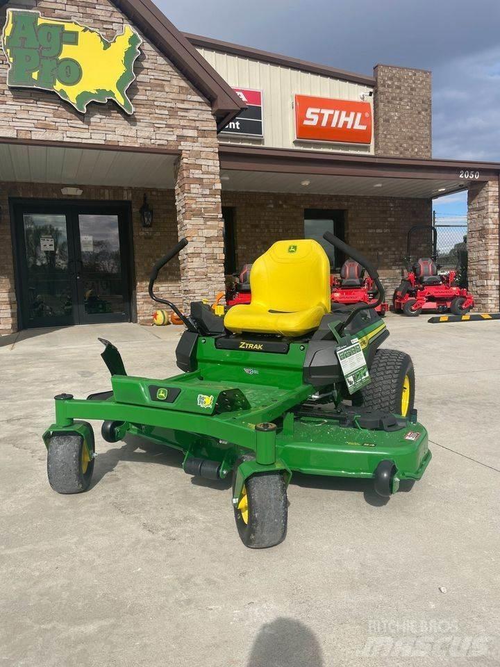 John Deere Z325E Sıfır dönüşlü çim biçme makineleri