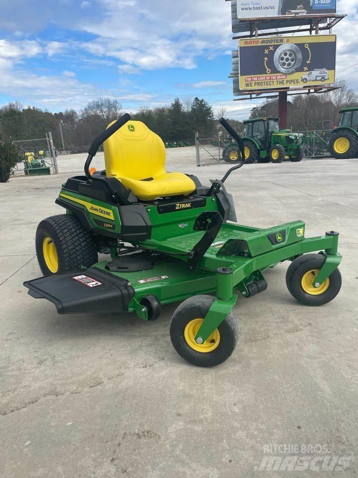 John Deere Z325E Sıfır dönüşlü çim biçme makineleri