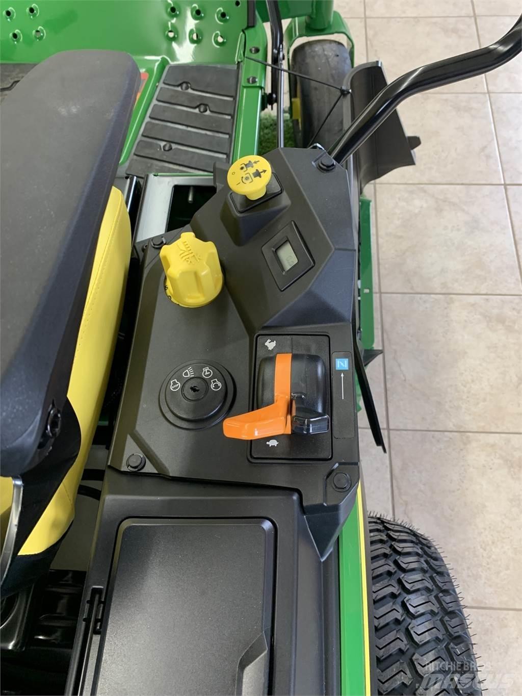 John Deere Z330R Sıfır dönüşlü çim biçme makineleri