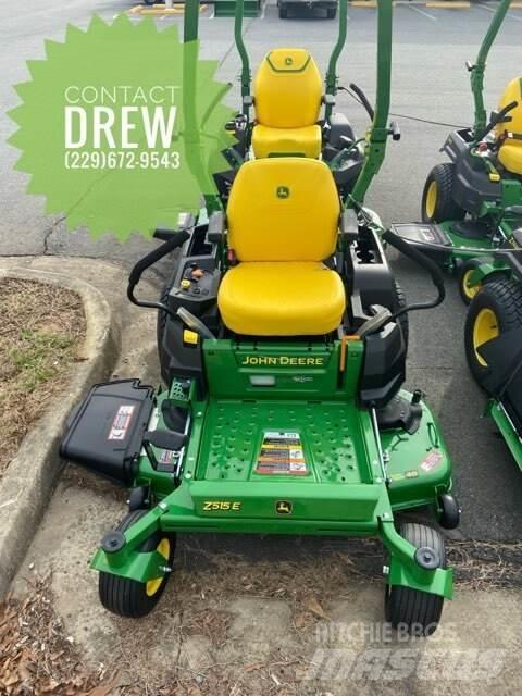 John Deere Z515E Sıfır dönüşlü çim biçme makineleri