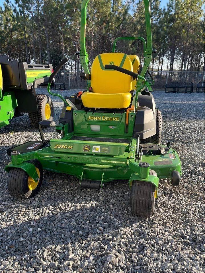 John Deere Z530M Sıfır dönüşlü çim biçme makineleri