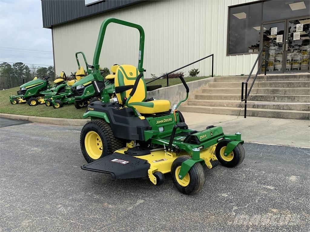John Deere Z545R Sıfır dönüşlü çim biçme makineleri