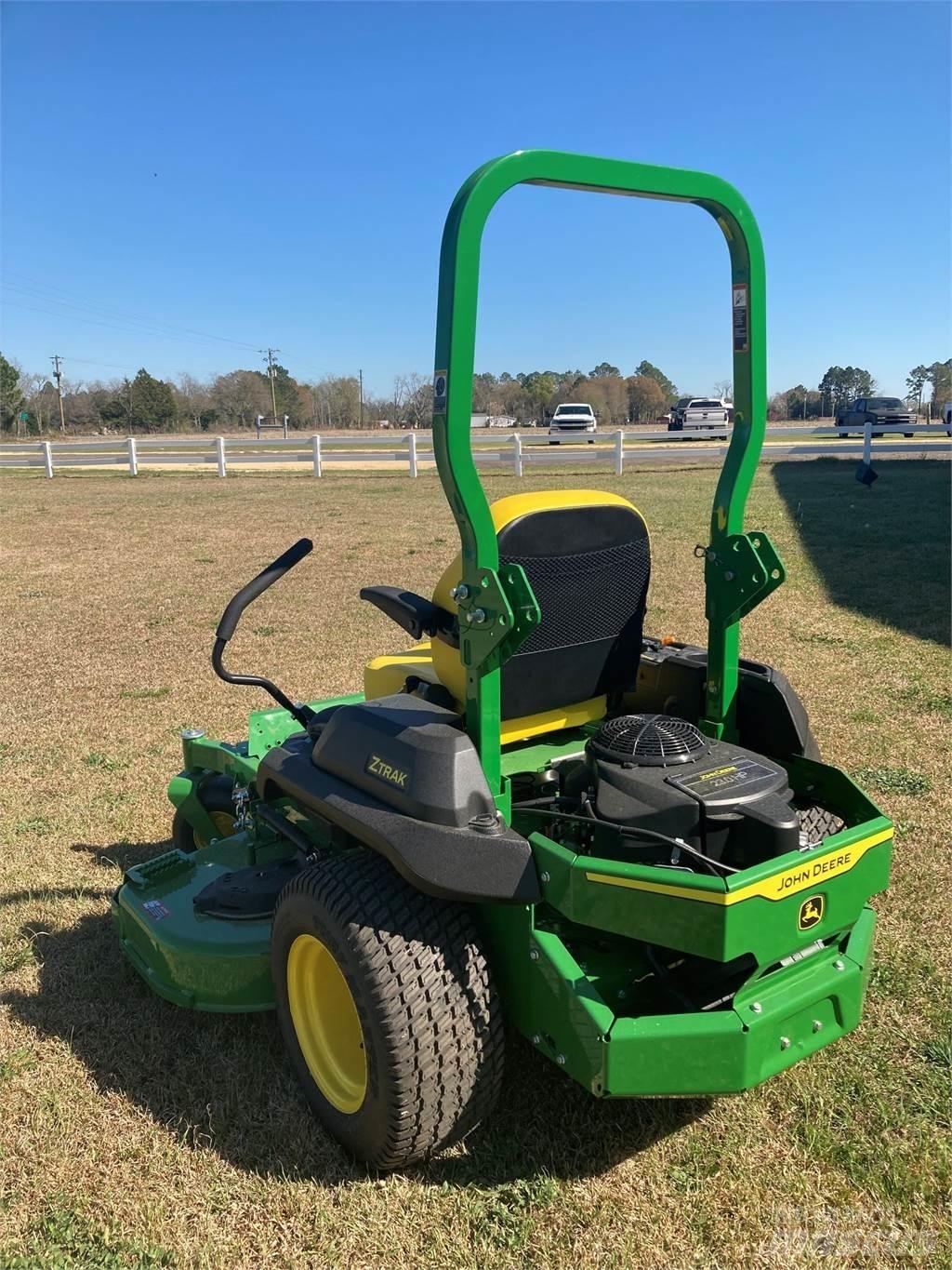John Deere Z720E Sıfır dönüşlü çim biçme makineleri