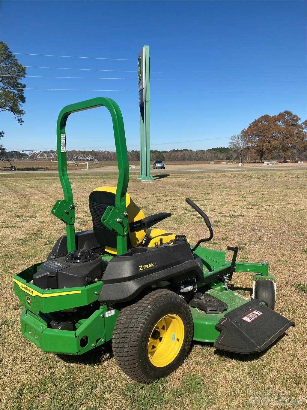 John Deere Z720E Sıfır dönüşlü çim biçme makineleri