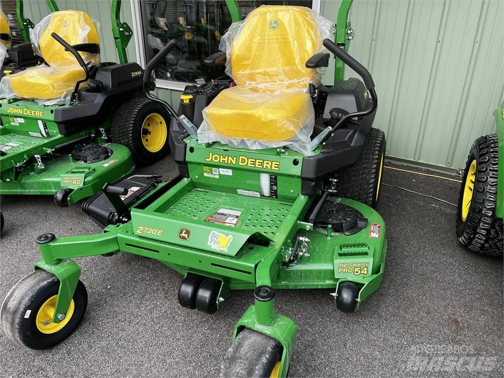 John Deere Z720E Sıfır dönüşlü çim biçme makineleri
